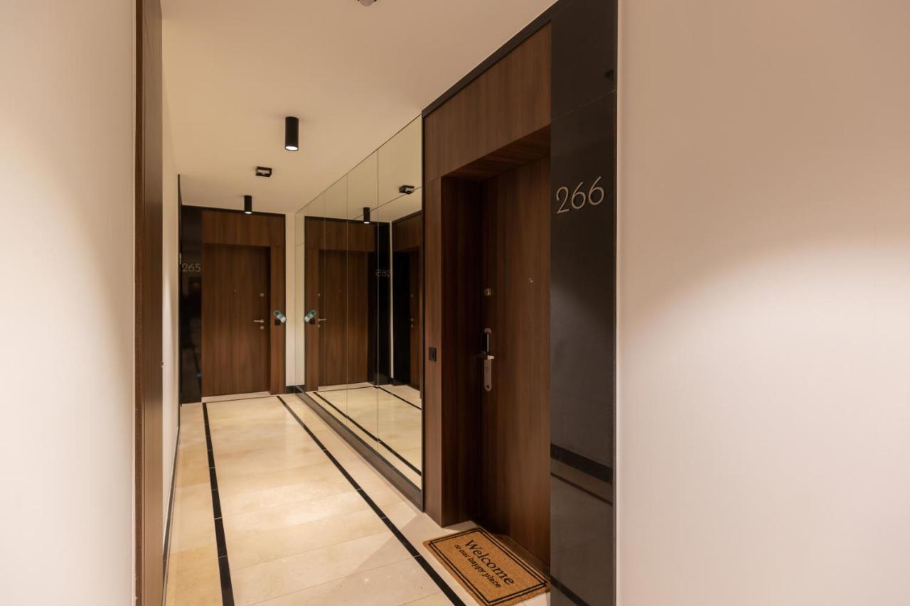 Mennica Residence Central Apartment By Renters Prestige Warschau Exterior foto